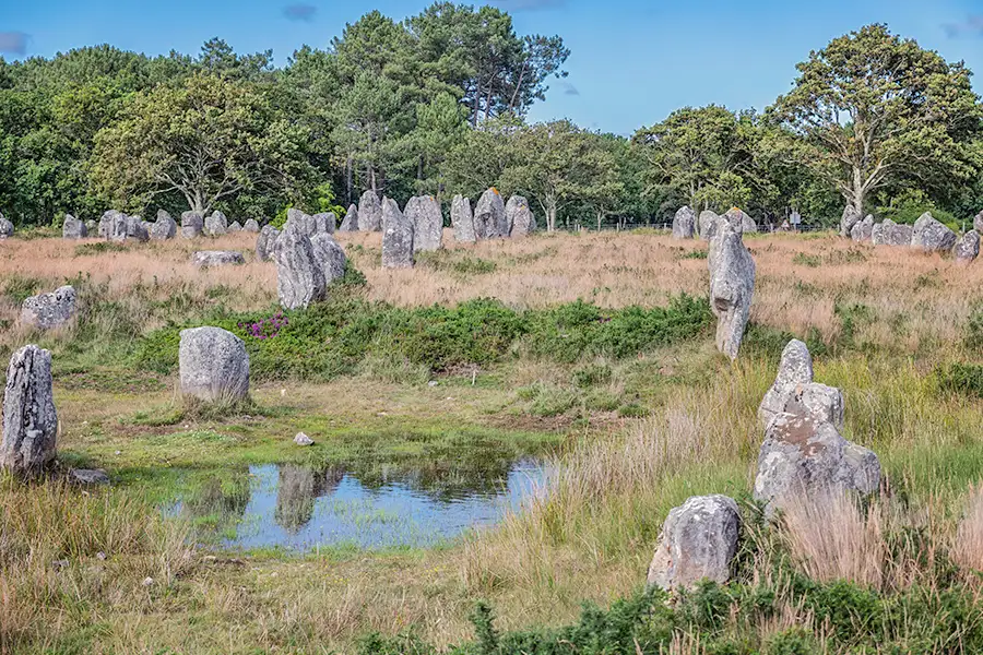 ontdek carnac en zijn menhirs